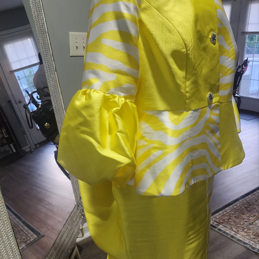 2 piece suit - Picture 3 of 16